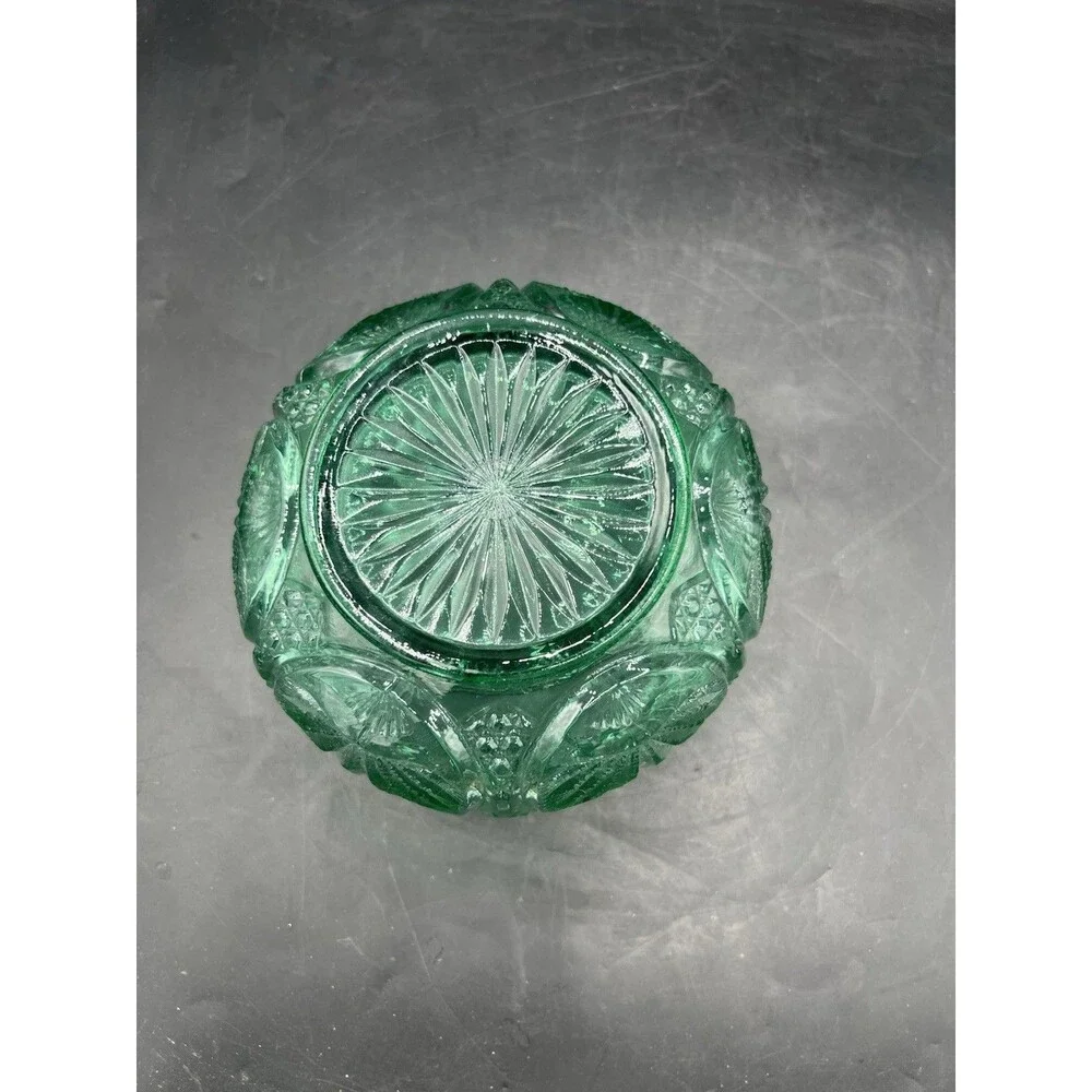 Vintage Fenton Green Glass Rose Bowl Sawtooth Rim Starburst Floral Vase 6.5”